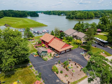 Beautiful Candlewood lakefront home! This 3 bedroom, 2 bath home - photo 7