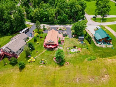 Beautiful Candlewood lakefront home! This 3 bedroom, 2 bath home - photo 10