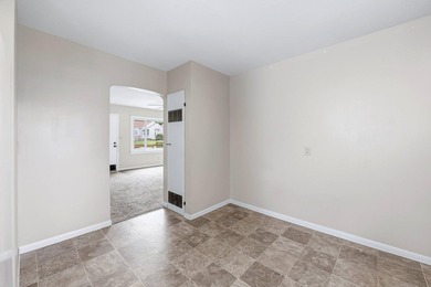 Welcome to 2319 N. Weller in Springfield, Missouri! This 3 - photo 4