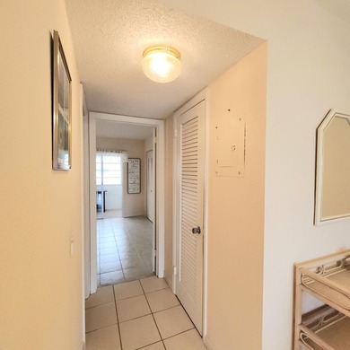Great value for this sparkling professional cleaned condo. Walk - photo 8
