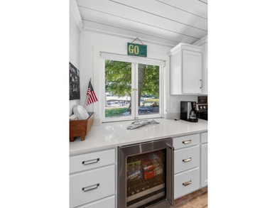 This 2-bedroom, 1-bath summer cottage on 43-acre Diamond Island - photo 13
