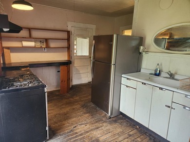 Quaint 4 bedroom village home in need of love for Rehab. Nice - photo 13