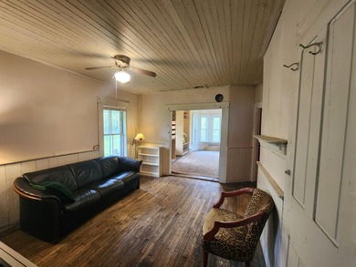 Quaint 4 bedroom village home in need of love for Rehab. Nice - photo 14