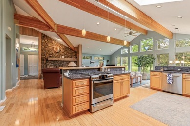 This furnished spacious, updated Meadows Golf Course home - photo 14