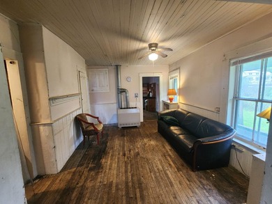 Quaint 4 bedroom village home in need of love for Rehab. Nice - photo 16