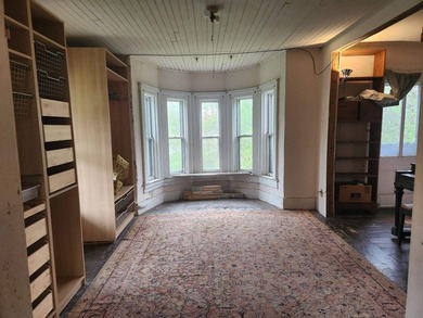 Quaint 4 bedroom village home in need of love for Rehab. Nice - photo 17