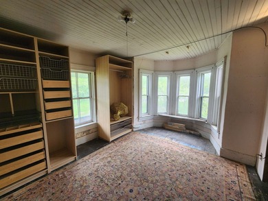 Quaint 4 bedroom village home in need of love for Rehab. Nice - photo 18