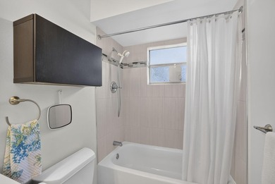 Beautifully updated 2-bedroom, 2-bath first-floor corner unit in - photo 18