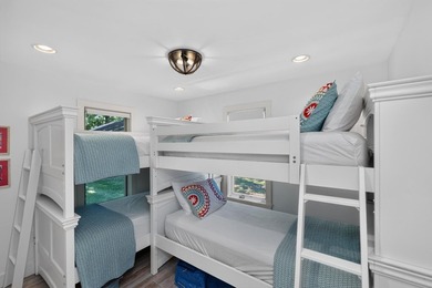 This 2-bedroom, 1-bath summer cottage on 43-acre Diamond Island - photo 20