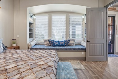 Welcome to your lakeside paradise! This stunning 3 bedroom, 2 - photo 22