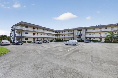 Beautifully updated 2-bedroom, 2-bath first-floor corner unit in - photo 23
