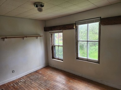 Quaint 4 bedroom village home in need of love for Rehab. Nice - photo 26