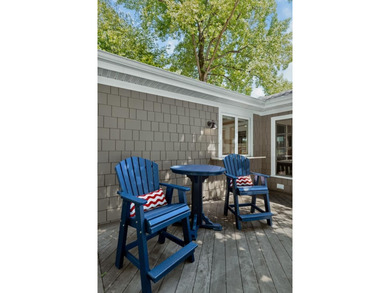 This 2-bedroom, 1-bath summer cottage on 43-acre Diamond Island - photo 29