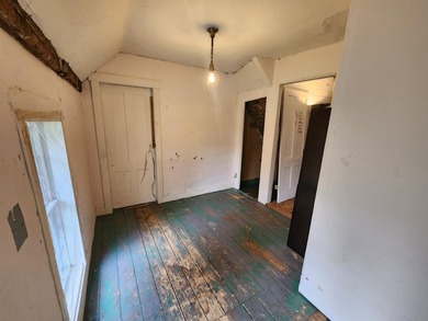 Quaint 4 bedroom village home in need of love for Rehab. Nice - photo 31