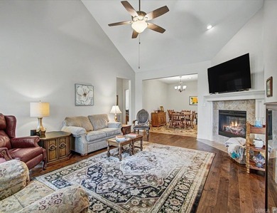 Move Right In & Start Enjoying low-maintenance living in this - photo 4