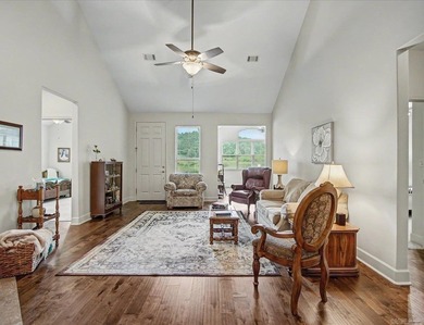 Move Right In & Start Enjoying low-maintenance living in this - photo 6