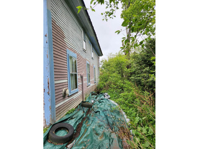 Quaint 4 bedroom village home in need of love for Rehab. Nice - photo 38