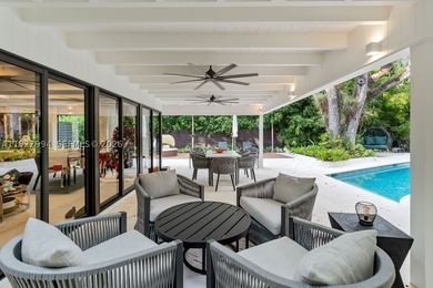 Experience a modern South Coconut Grove residence that perfectly - photo 10