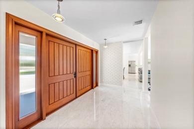Ibis Isle Rare Offering Impeccably maintained and beautifully - photo 4