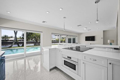 Ibis Isle Rare Offering Impeccably maintained and beautifully - photo 8