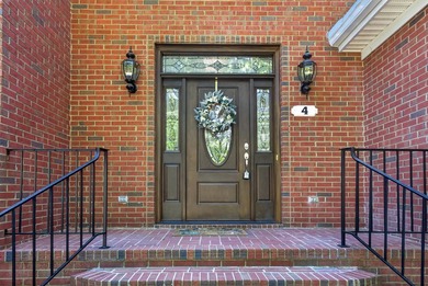 Nestled on a quiet cul-de-sac in prestigious Woodside Plantation - photo 6