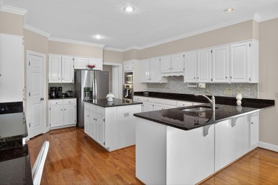 Nestled on a quiet cul-de-sac in prestigious Woodside Plantation - photo 10