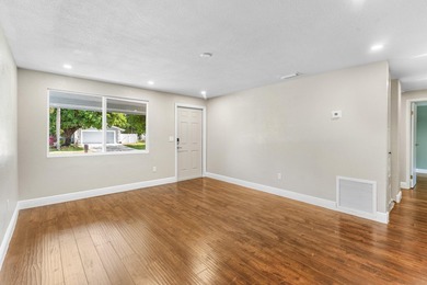 Welcome to this beautifully updated 3-bedroom, 2-bath - photo 8