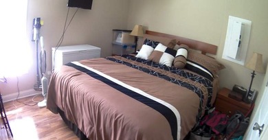 This 2013 Champion manufactured home in Orangebrook Harbor - photo 5