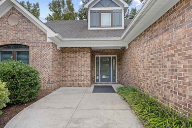 Stunning, custom-built home located on a double lot in a small - photo 3