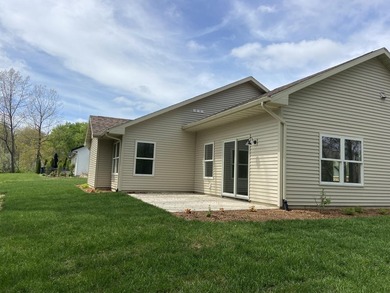 728 and 730 are mirror images, new construction 2 large bedrooms - photo 5