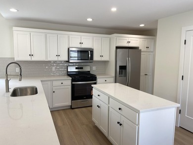 728 and 730 are mirror images, new construction 2 large bedrooms - photo 6
