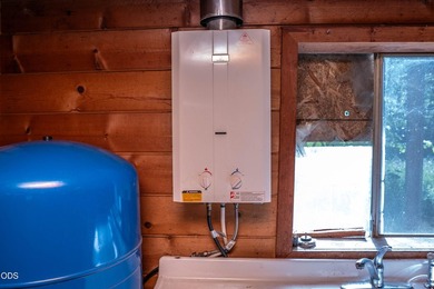 Remote, private, and surrounded by nature, this off-grid hunting - photo 10