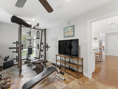 A private, gated retreat in Dallas, 6160 Spring Valley Road - photo 12