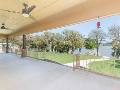 Built in 2021, this well-constructed lake house showcases - photo 4