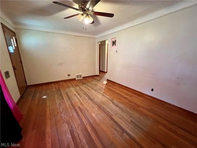 This Home is a fixer upper - photo 7