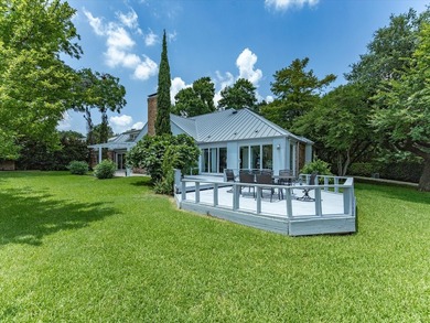 A private, gated retreat in Dallas, 6160 Spring Valley Road - photo 38