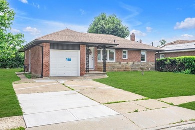 Welcome to 788 Dean Drive in Baldwin! This charming ranch-style - photo 22