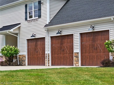 WELCOME TO YOUR PRIVATE EXECUTIVE ESTATE! Nestled on 3+ acres in - photo 4