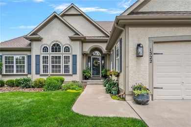 ENJOY EASY LIVING IN THE CREEKMOOR VILLAS! This impeccably - photo 2