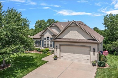ENJOY EASY LIVING IN THE CREEKMOOR VILLAS! This impeccably - photo 4