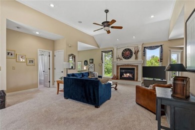 ENJOY EASY LIVING IN THE CREEKMOOR VILLAS! This impeccably - photo 9
