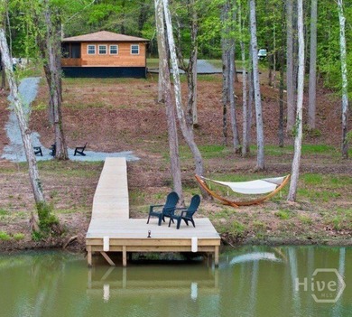 Lake Sinclair living at its best. This fully renovated 3 bedroom - photo 17