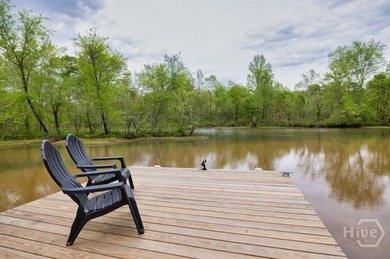 Lake Sinclair living at its best. This fully renovated 3 bedroom - photo 18