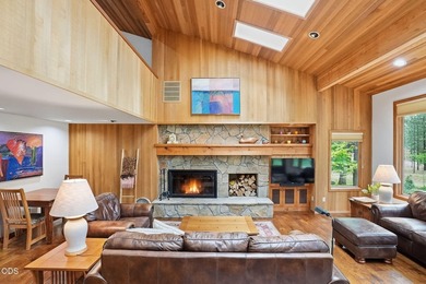 Beautifully maintained and impeccably manicured, this inviting - photo 8