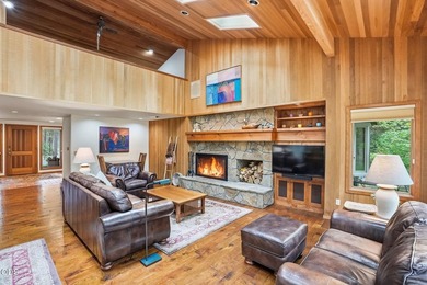 Beautifully maintained and impeccably manicured, this inviting - photo 9