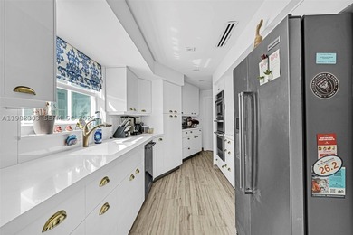 Stunning, unobstructed ocean views 2 Bed/2.5 Bath apartment - photo 20