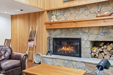 Beautifully maintained and impeccably manicured, this inviting - photo 10