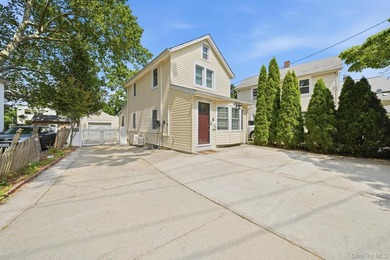 Experience the best of Port Washington in this beautifully - photo 2