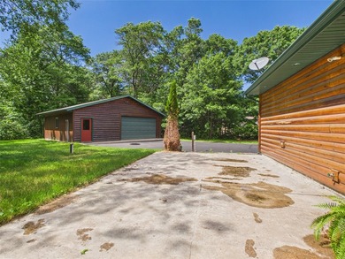 Enjoy the comfort and convenience of this well-maintained - photo 11
