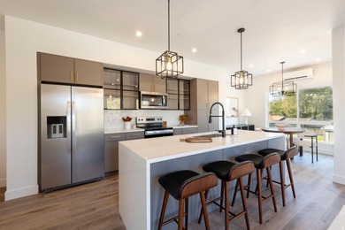 Incredible opportunity to own 14 brand new rental townhomes in - photo 12